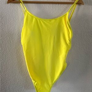 Gianni Bini Vibrant Yellow Top